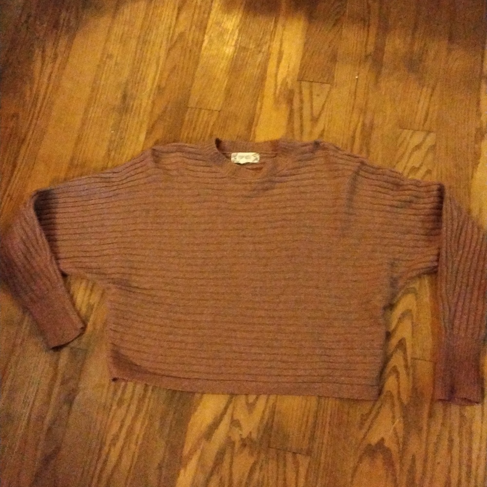 Women's heathered purple  dolman sleeve cropped sweater by Pink Rose size medium - Picture 3 of 3
